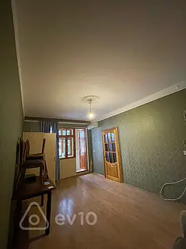 Kirayə verilir 2 otaqlı köhnə tikili 45 m²