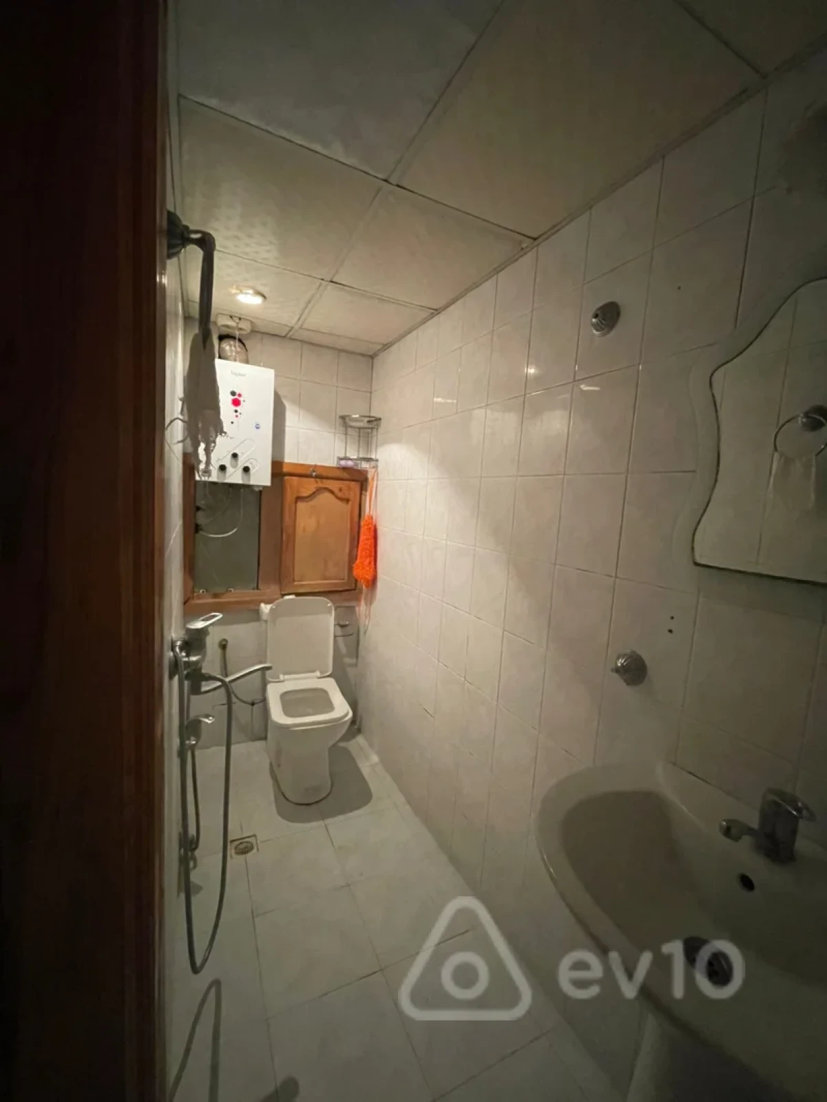 Kirayə verilir 2 otaqlı köhnə tikili 45 m²