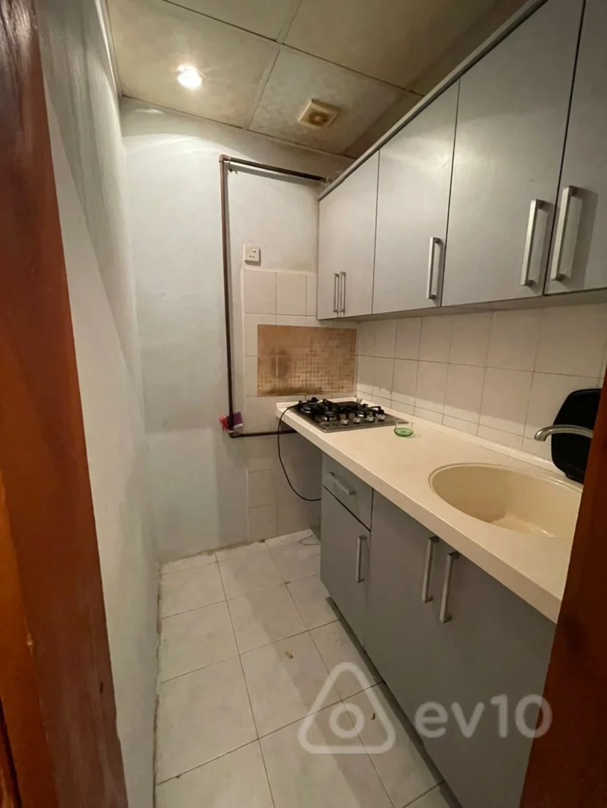 Kirayə verilir 2 otaqlı köhnə tikili 45 m²