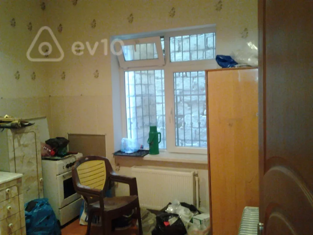 Satılır 6 otaqlı həyət evi 300 m²