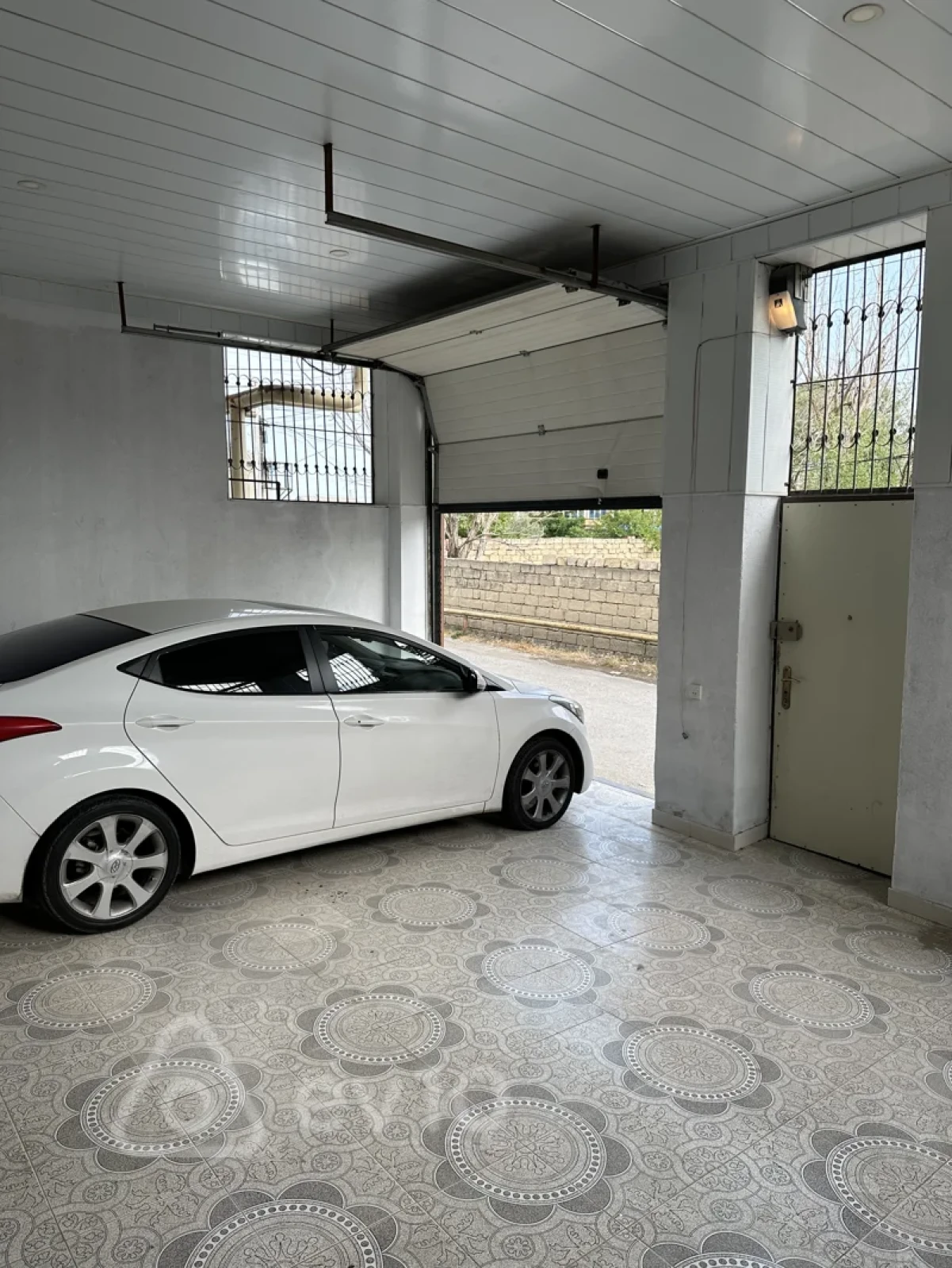 Satılır 6 otaqlı həyət evi 300 m²