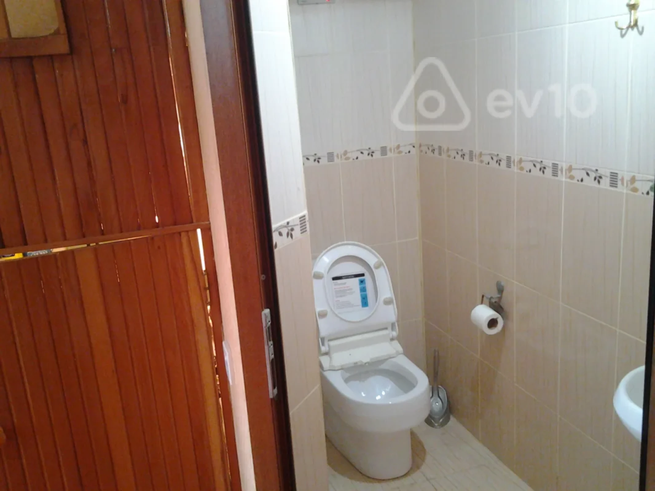 Satılır 6 otaqlı həyət evi 300 m²