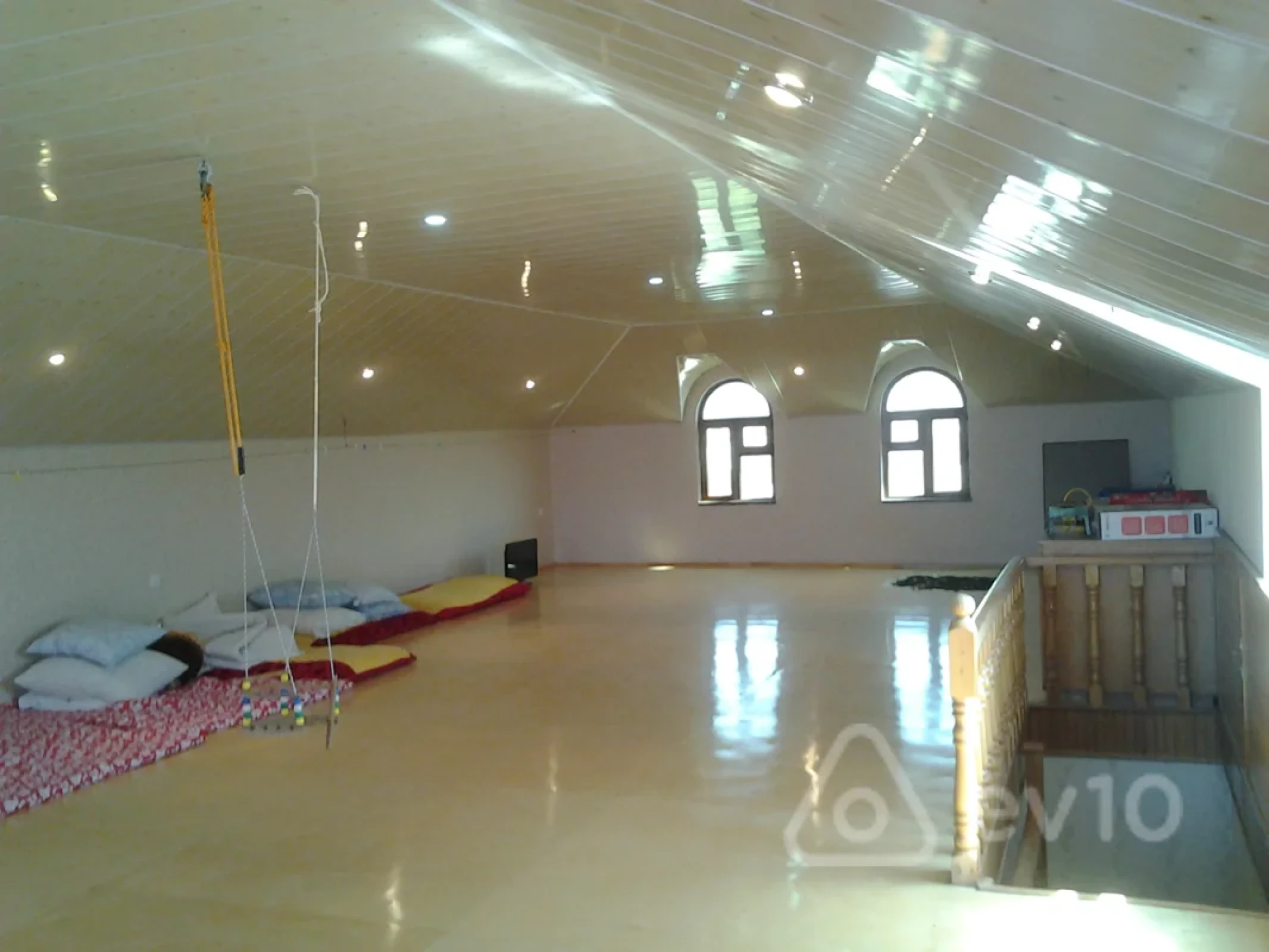 Satılır 6 otaqlı həyət evi 300 m²