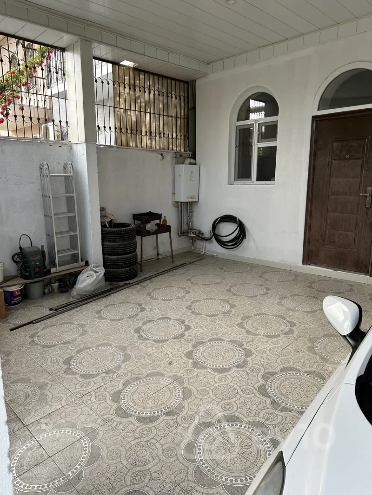 Satılır 6 otaqlı həyət evi 300 m²