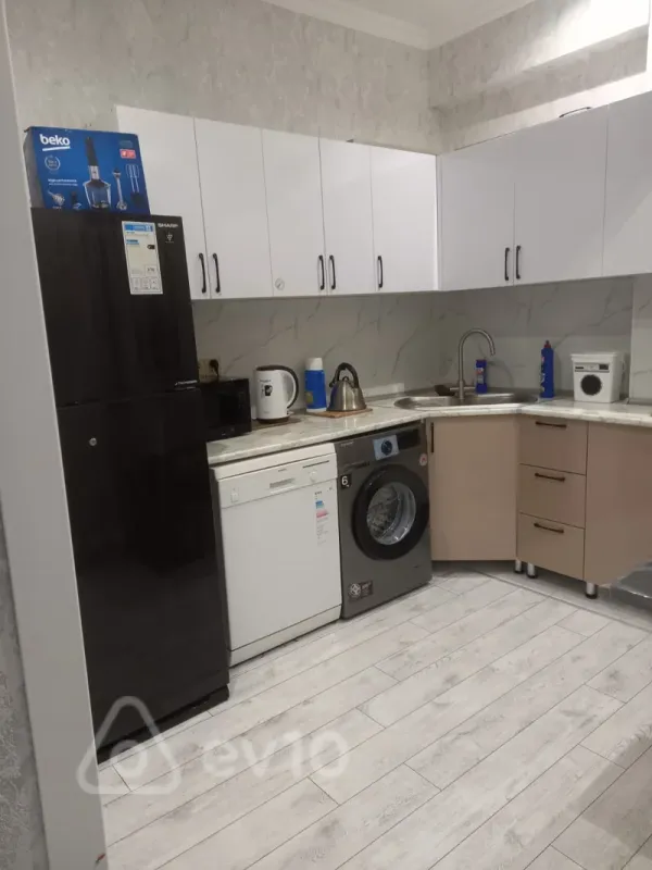 Kirayə verilir 2 otaqlı yeni tikili 65 m²