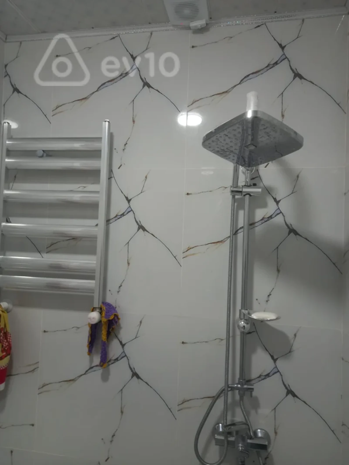 Kirayə verilir 2 otaqlı yeni tikili 65 m²