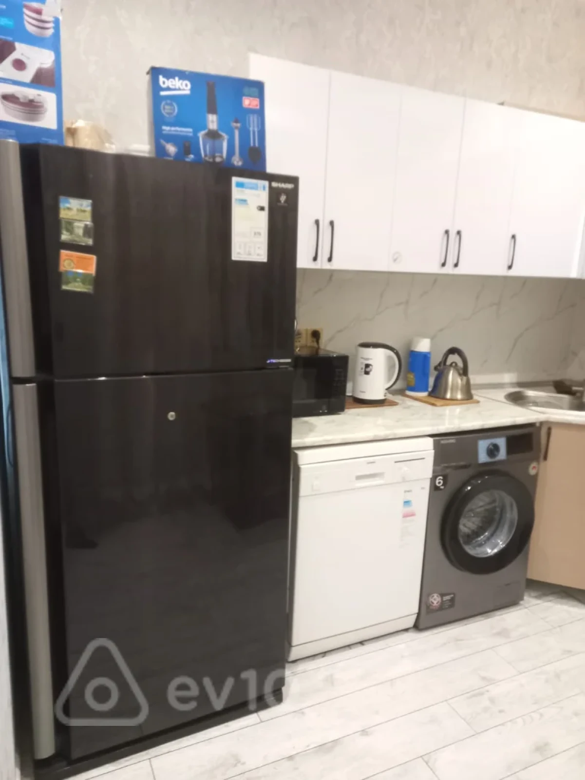 Kirayə verilir 2 otaqlı yeni tikili 65 m²