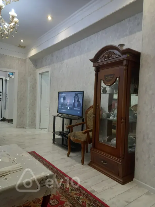 Kirayə verilir 2 otaqlı yeni tikili 65 m²