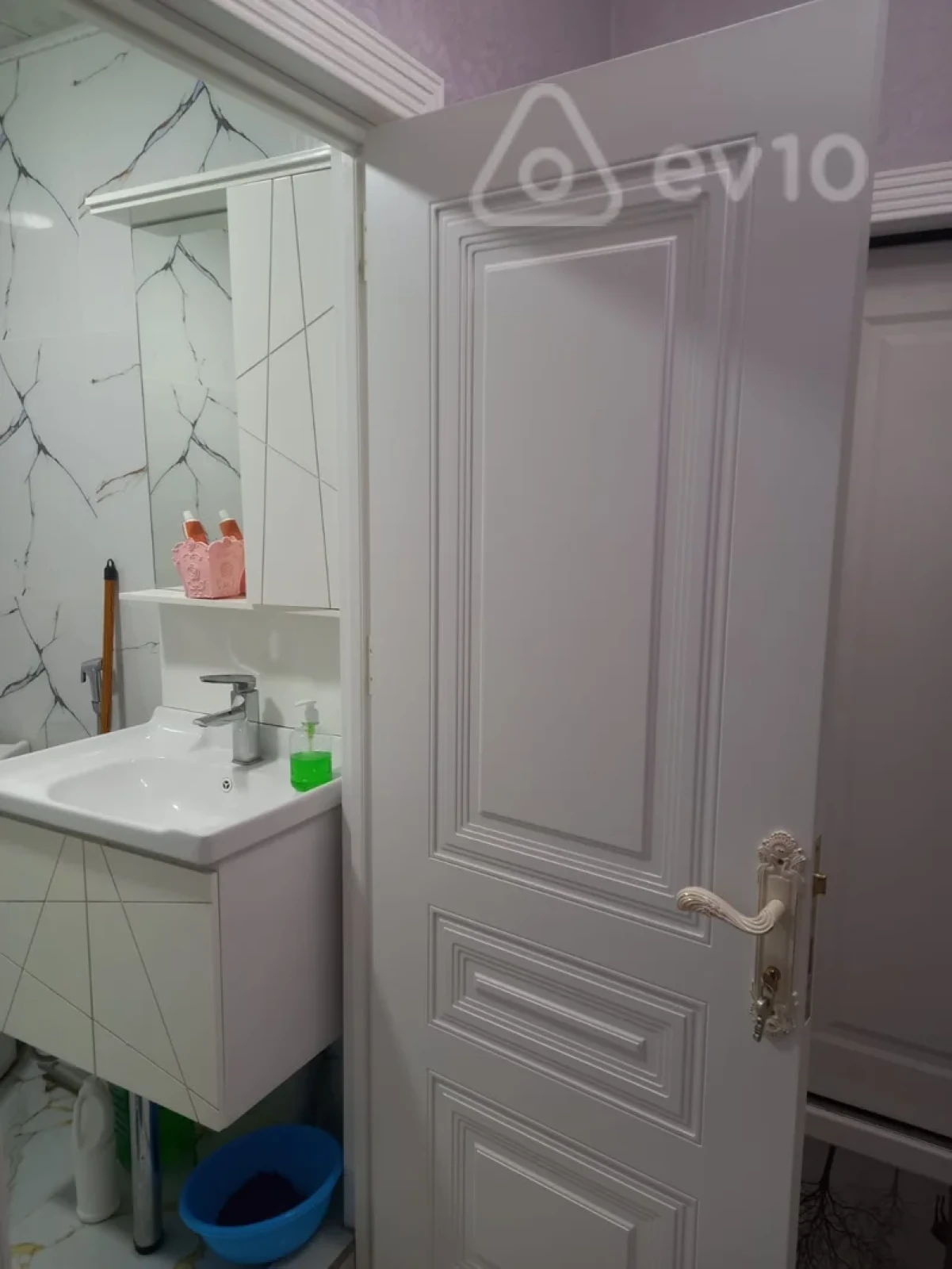 Kirayə verilir 2 otaqlı yeni tikili 65 m²