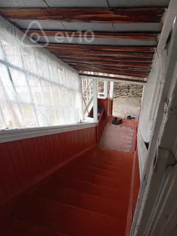 Satılır 5 otaqlı həyət evi 1600 m²