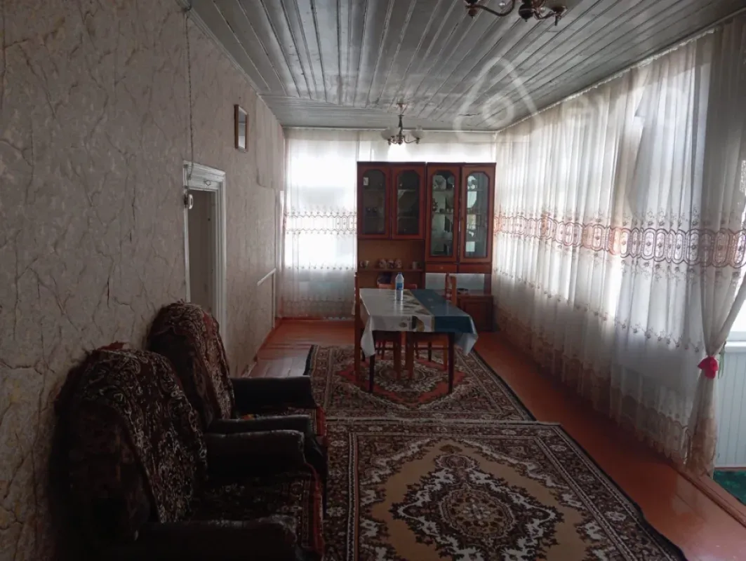 Satılır 5 otaqlı həyət evi 1600 m²