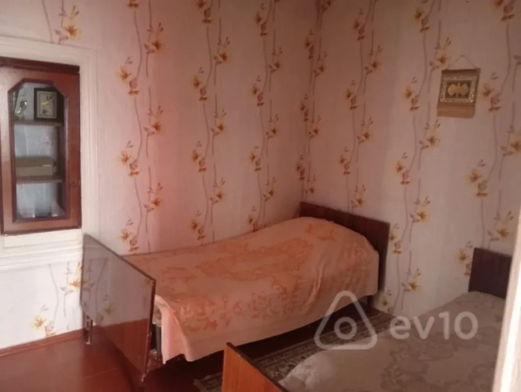 Satılır 5 otaqlı həyət evi 1600 m²