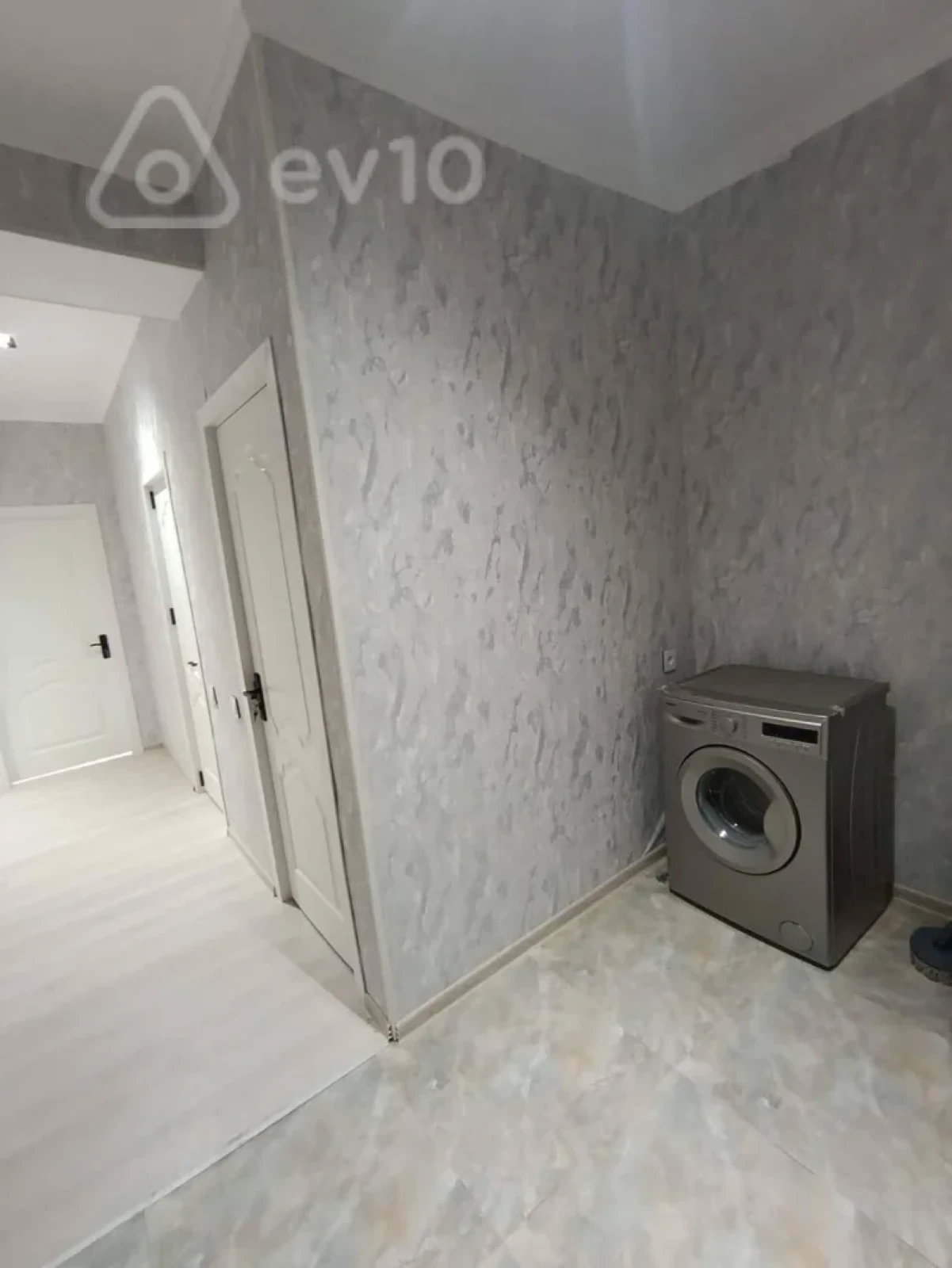 Kirayə verilir 3 otaqlı yeni tikili 95 m²