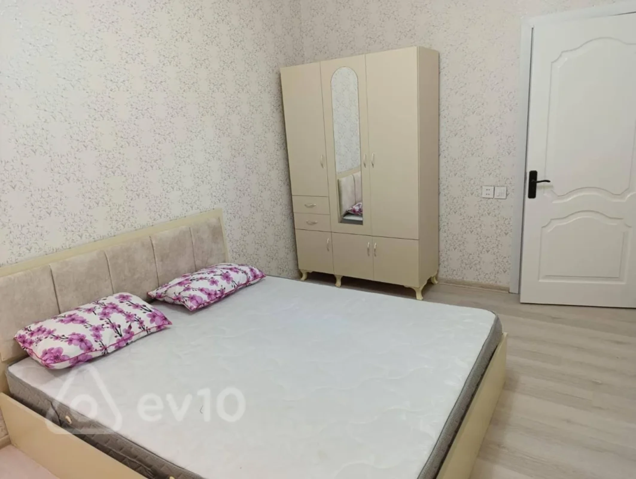 Kirayə verilir 3 otaqlı yeni tikili 95 m²
