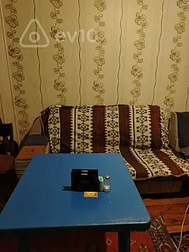 Kirayə verilir 2 otaqlı köhnə tikili 90 m²