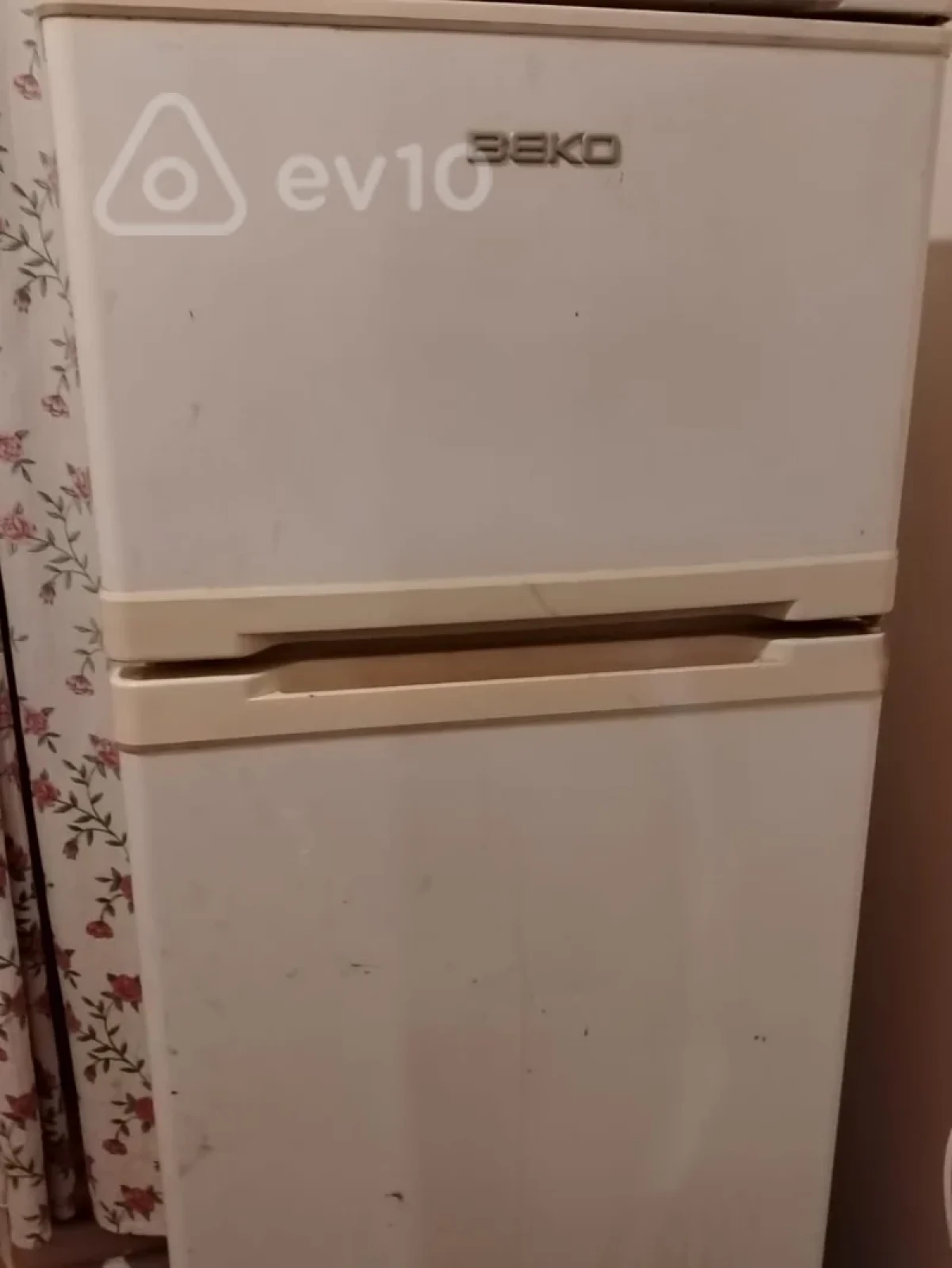 Kirayə verilir 2 otaqlı köhnə tikili 90 m²