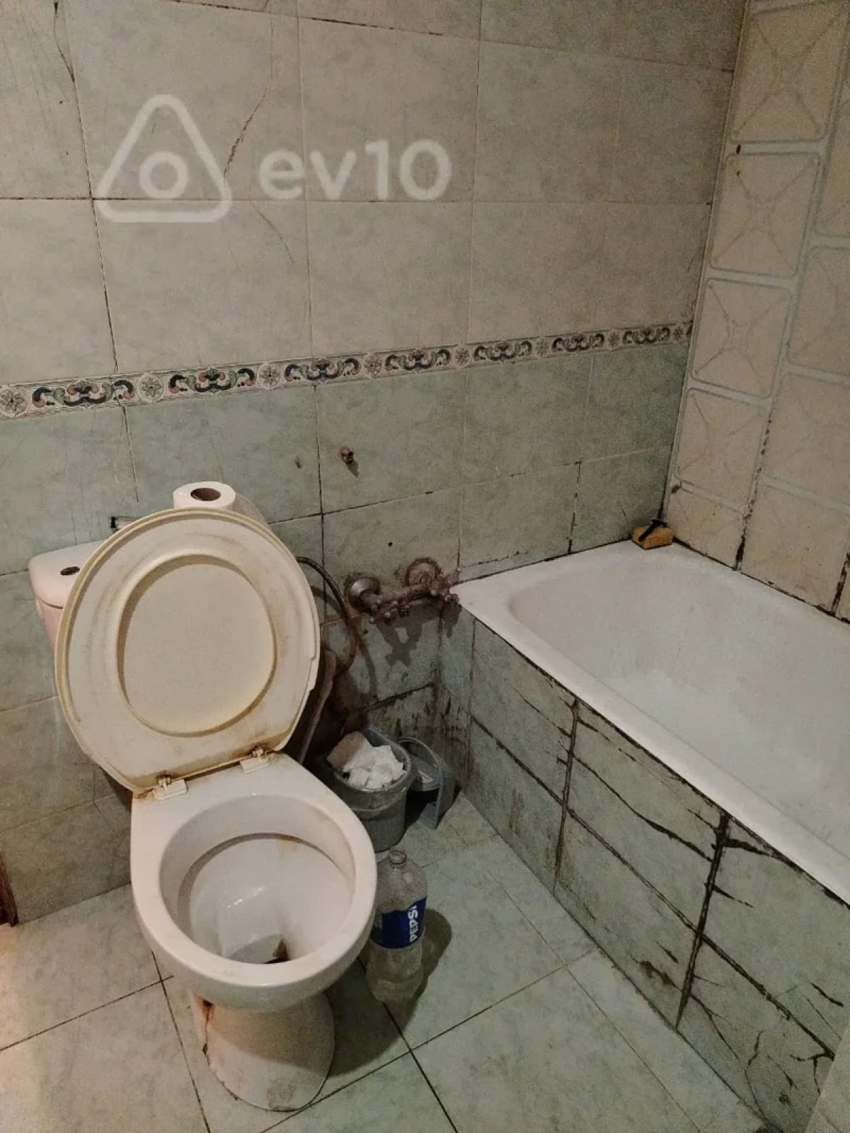 Kirayə verilir 2 otaqlı köhnə tikili 90 m²