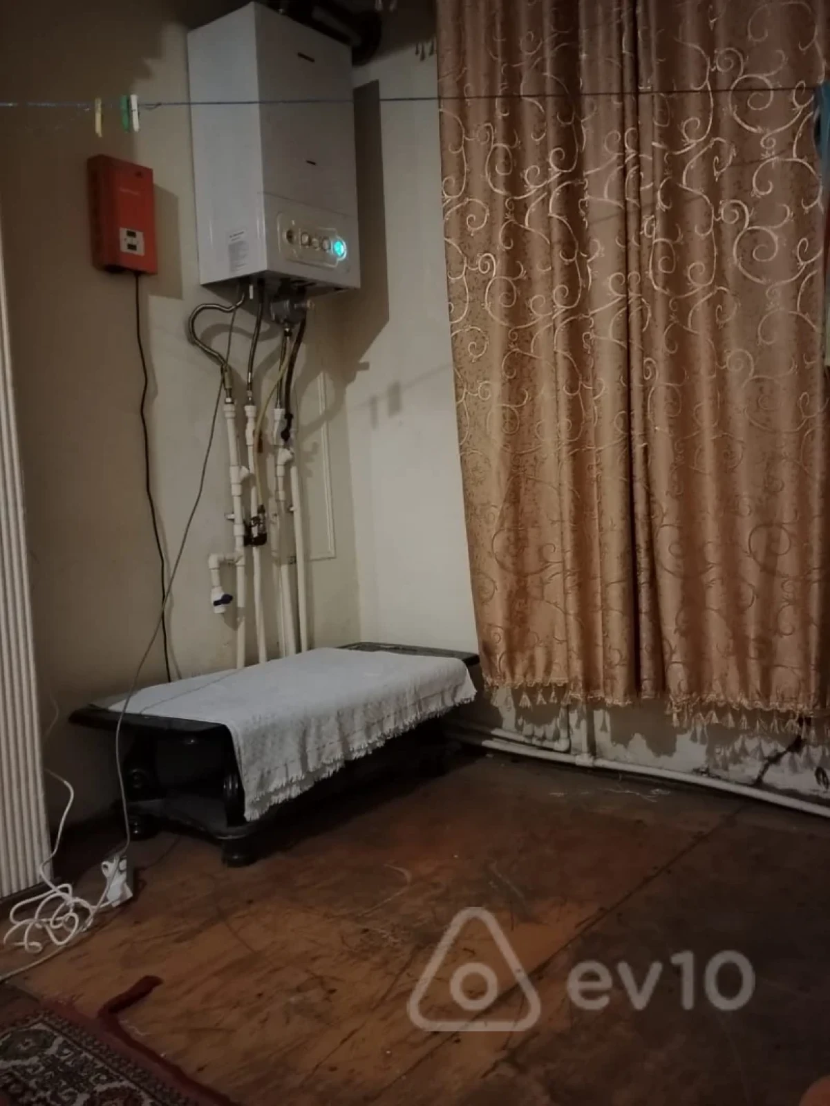 Kirayə verilir 2 otaqlı köhnə tikili 90 m²