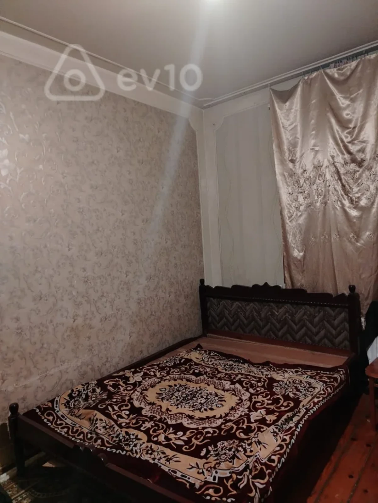 Kirayə verilir 2 otaqlı köhnə tikili 90 m²