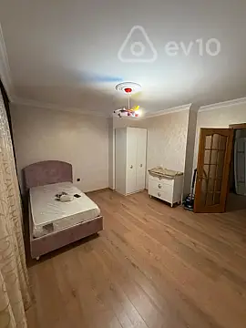 Kirayə verilir 3 otaqlı yeni tikili 130 m²