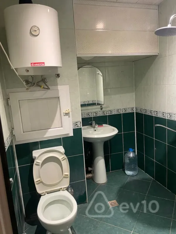 Kirayə verilir 2 otaqlı köhnə tikili 45 m²