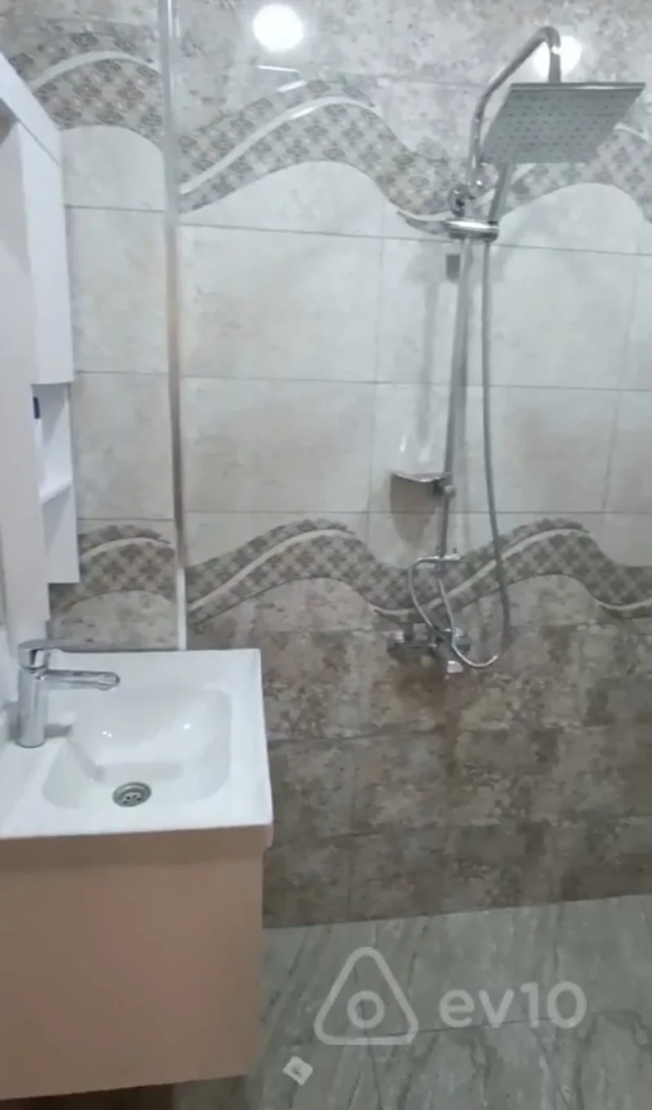 Kirayə verilir 1 otaqlı yeni tikili 46 m²