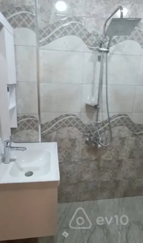 Kirayə verilir 1 otaqlı yeni tikili 46 m²