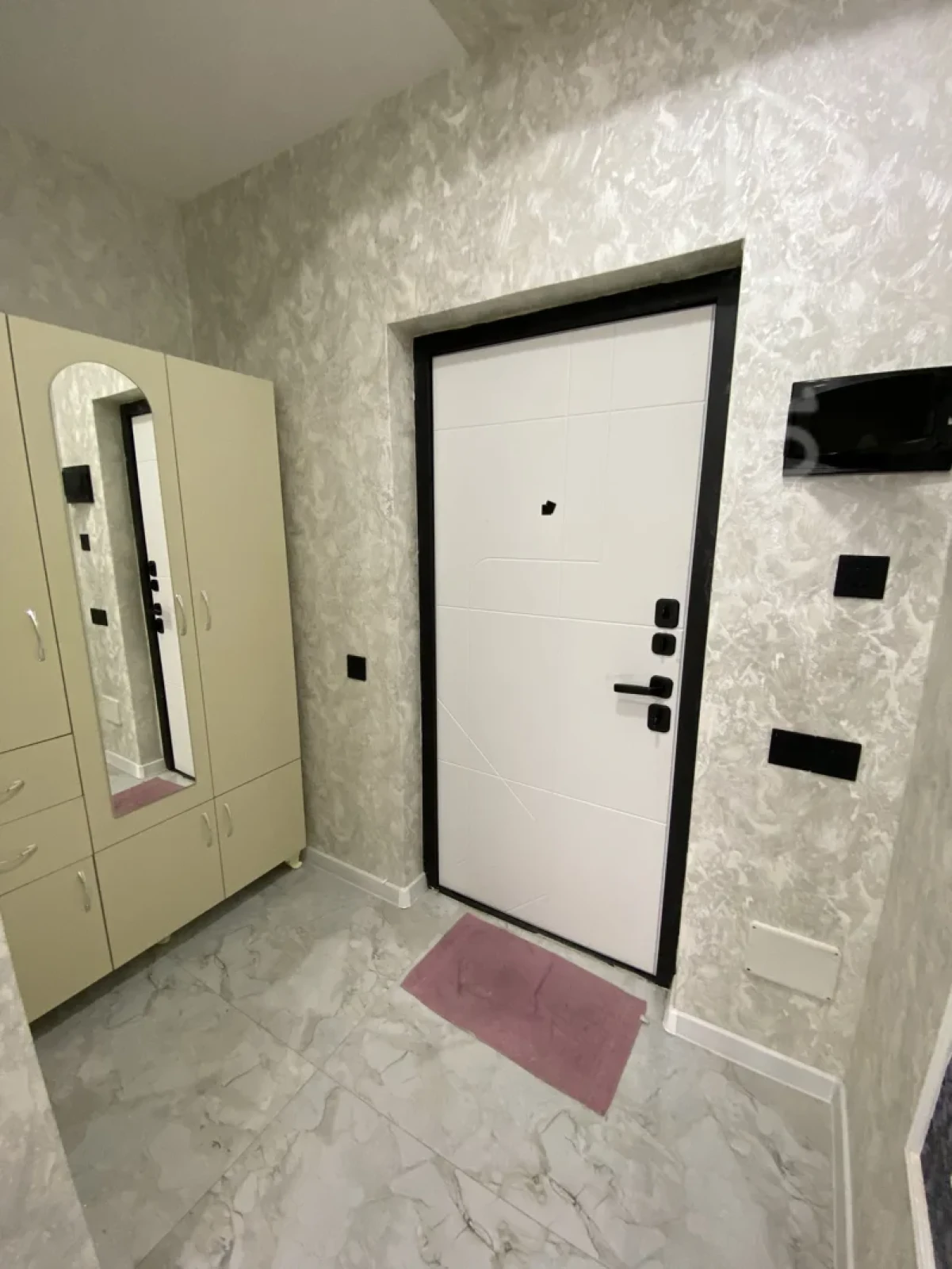 Kirayə verilir 3 otaqlı yeni tikili 70 m²