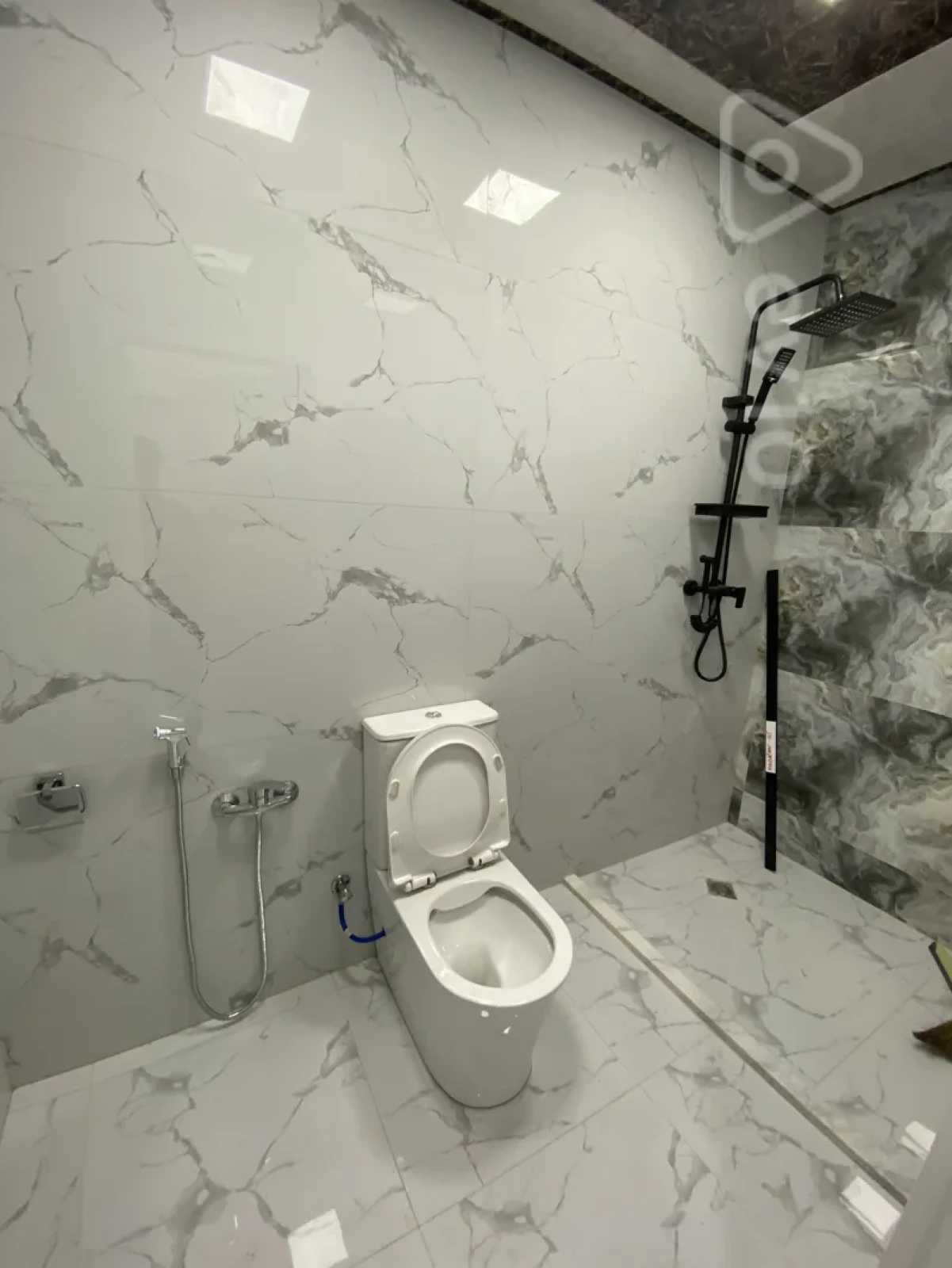 Kirayə verilir 3 otaqlı yeni tikili 70 m²