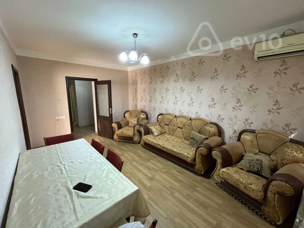 Kirayə verilir 3 otaqlı köhnə tikili 72 m²