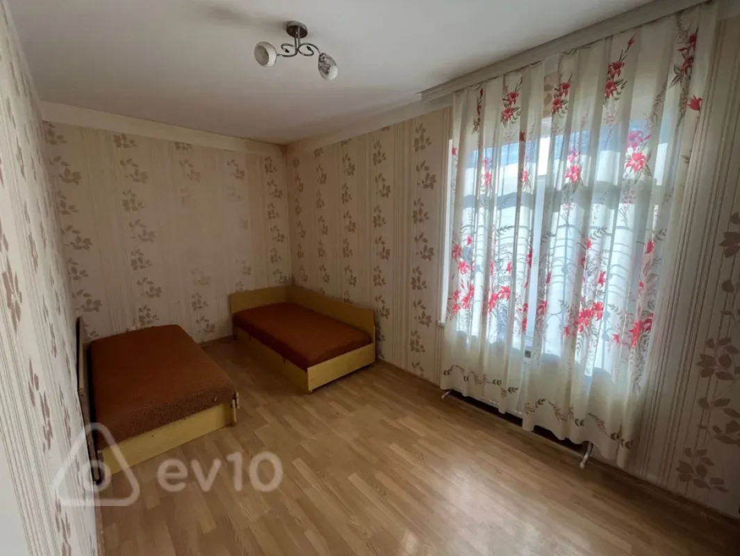 Kirayə verilir 3 otaqlı köhnə tikili 72 m²
