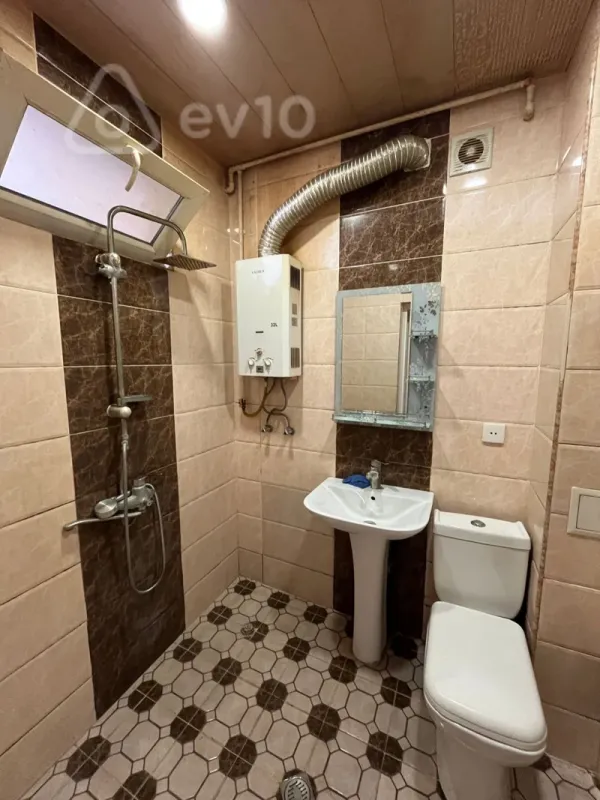 Kirayə verilir 3 otaqlı köhnə tikili 72 m²