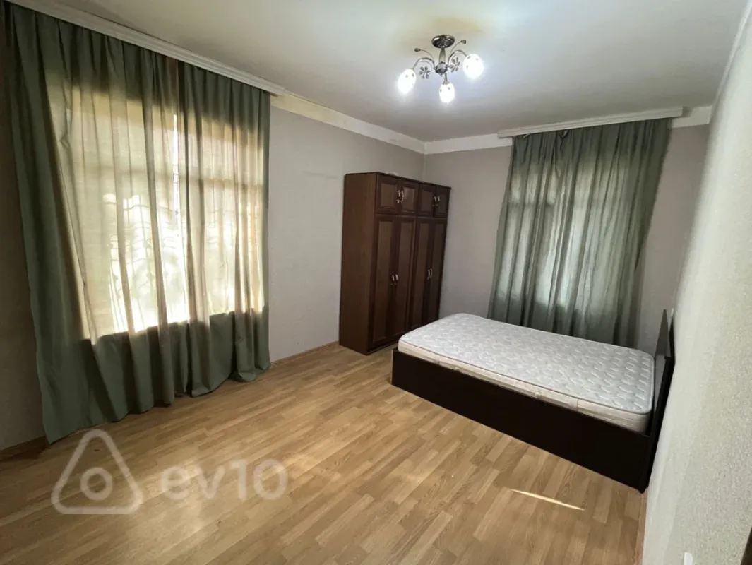 Kirayə verilir 3 otaqlı köhnə tikili 72 m²