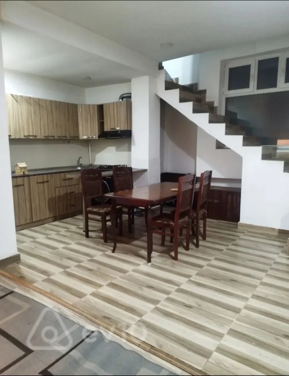 Kirayə verilir 3 otaqlı köhnə tikili 60 m²