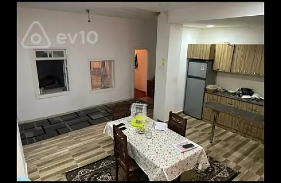 Kirayə verilir 3 otaqlı köhnə tikili 60 m²