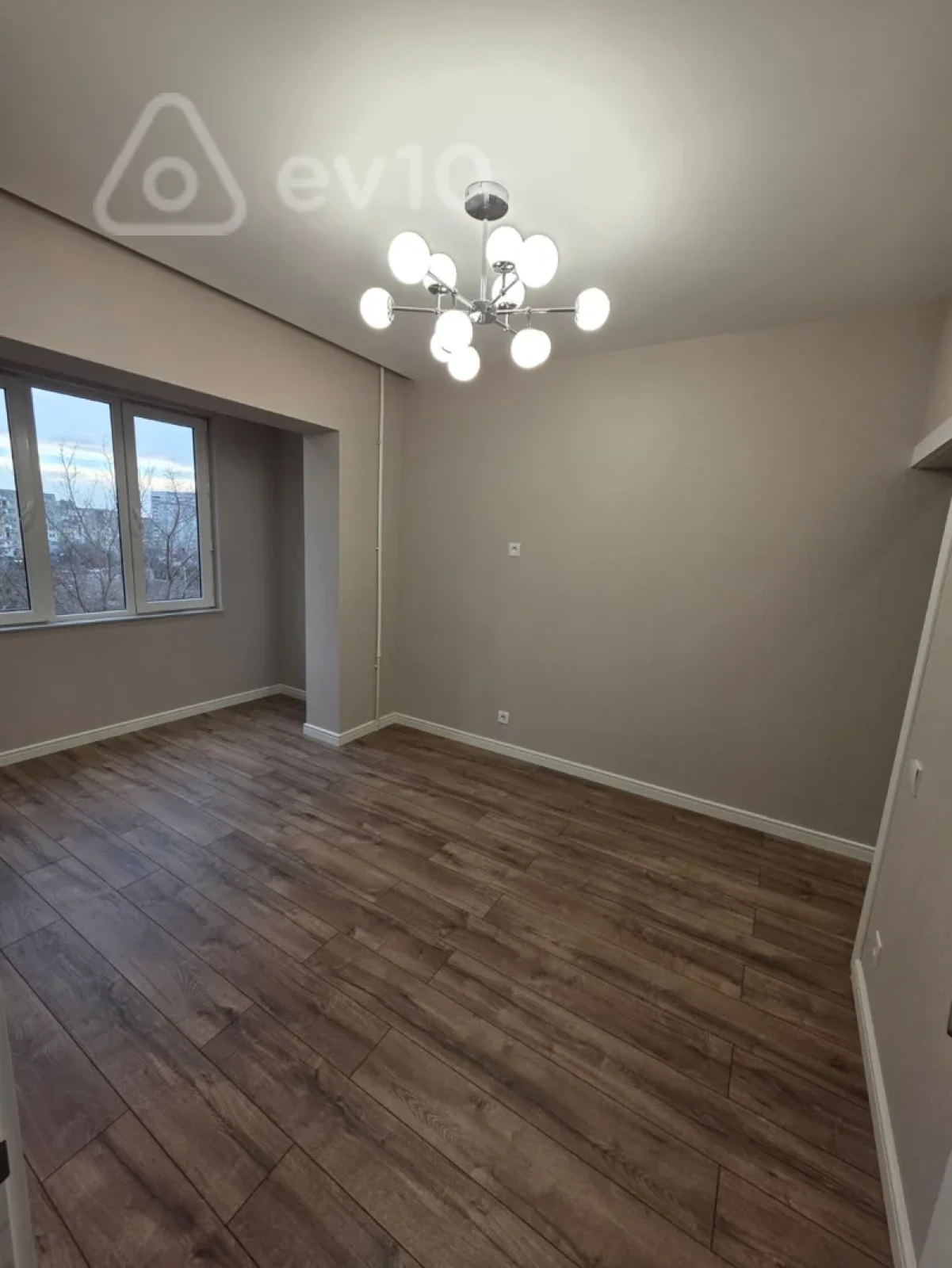 Satılır 2 otaqlı köhnə tikili 40 m²