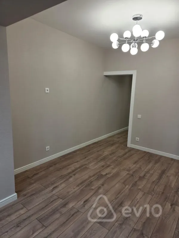 Satılır 2 otaqlı köhnə tikili 40 m²