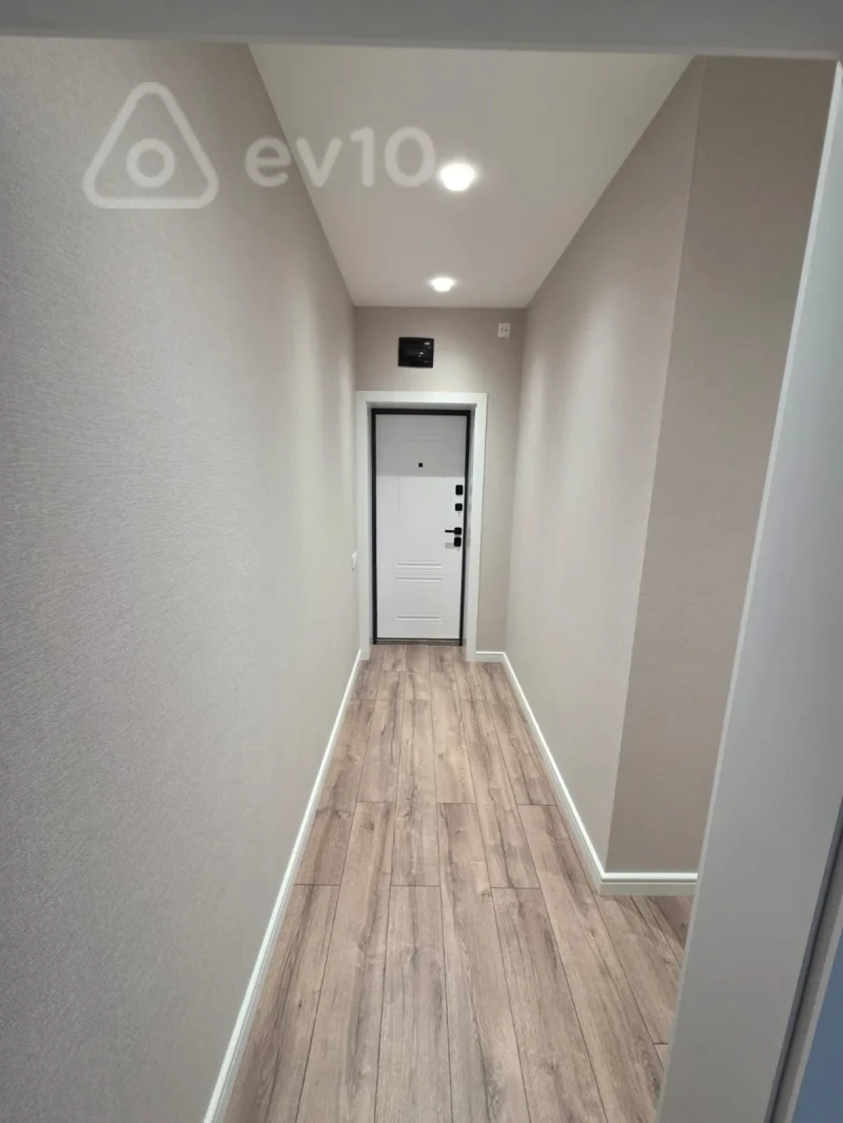 Satılır 2 otaqlı köhnə tikili 40 m²