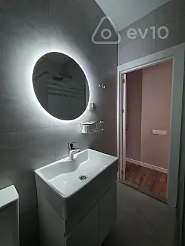 Satılır 2 otaqlı köhnə tikili 40 m²