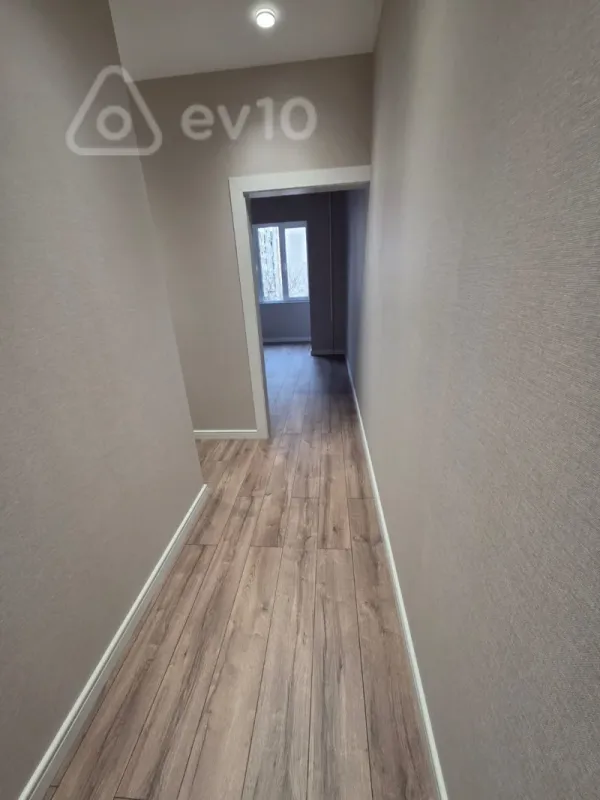Satılır 2 otaqlı köhnə tikili 40 m²
