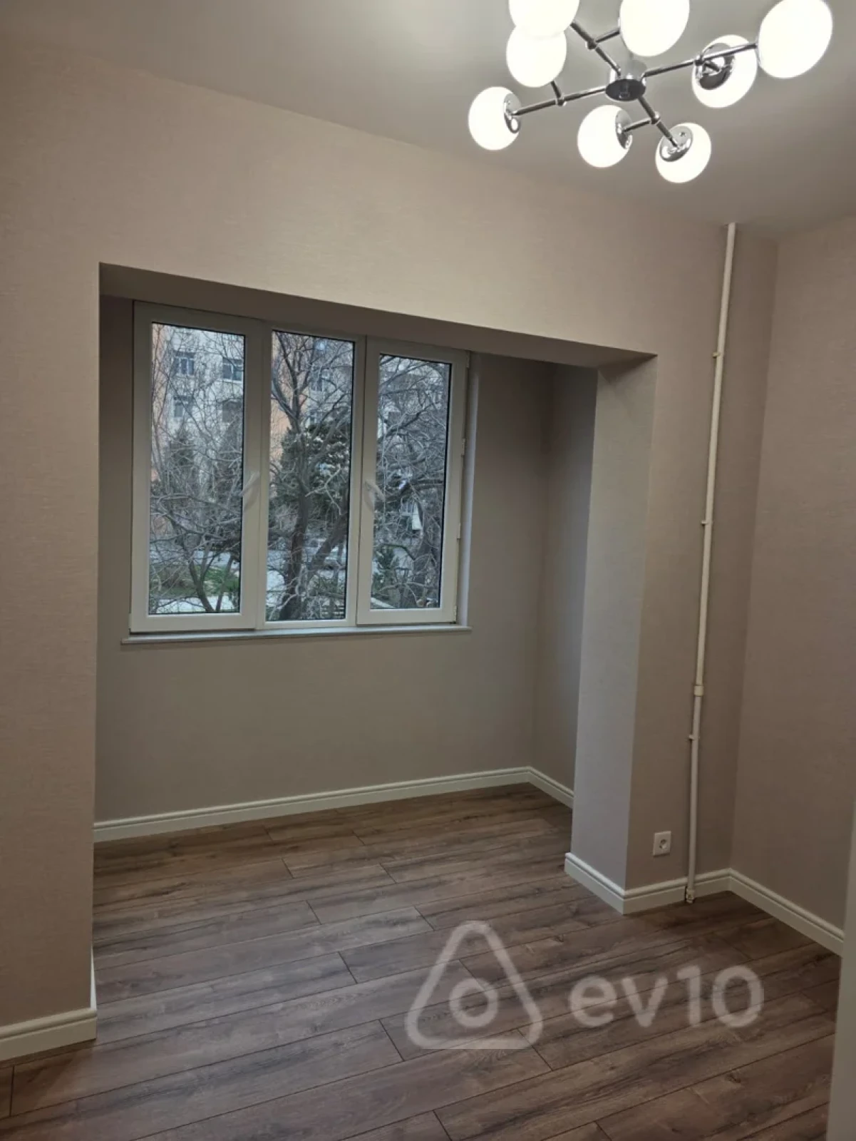 Satılır 2 otaqlı köhnə tikili 40 m²