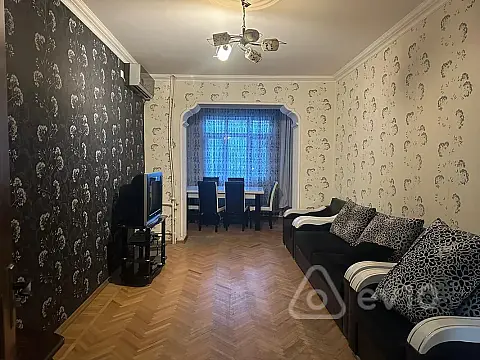 Kirayə verilir 2 otaqlı köhnə tikili 65 m²