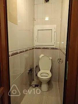 Kirayə verilir 2 otaqlı köhnə tikili 65 m²