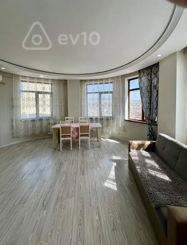 Kirayə verilir 2 otaqlı yeni tikili 81 m²