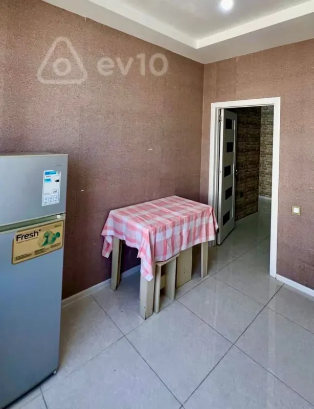 Kirayə verilir 2 otaqlı yeni tikili 81 m²