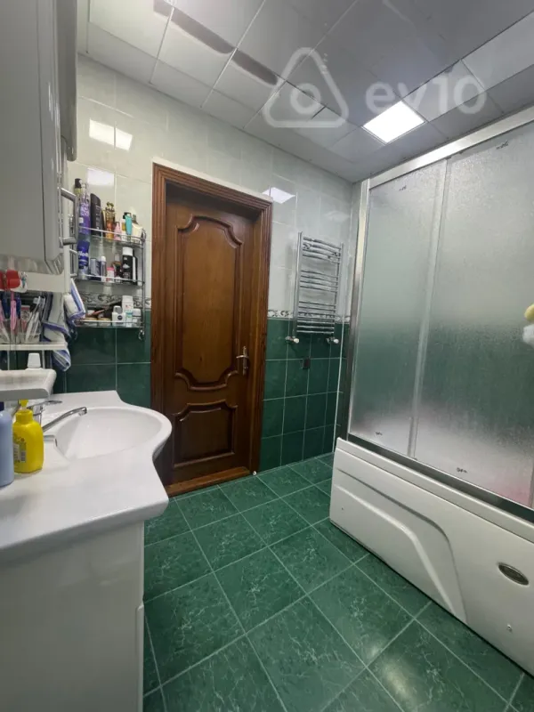 Satılır 3 otaqlı yeni tikili 132 m²