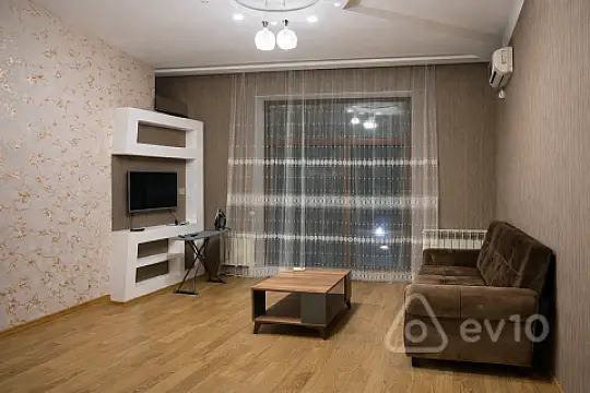 Kirayə verilir 2 otaqlı yeni tikili 72 m²