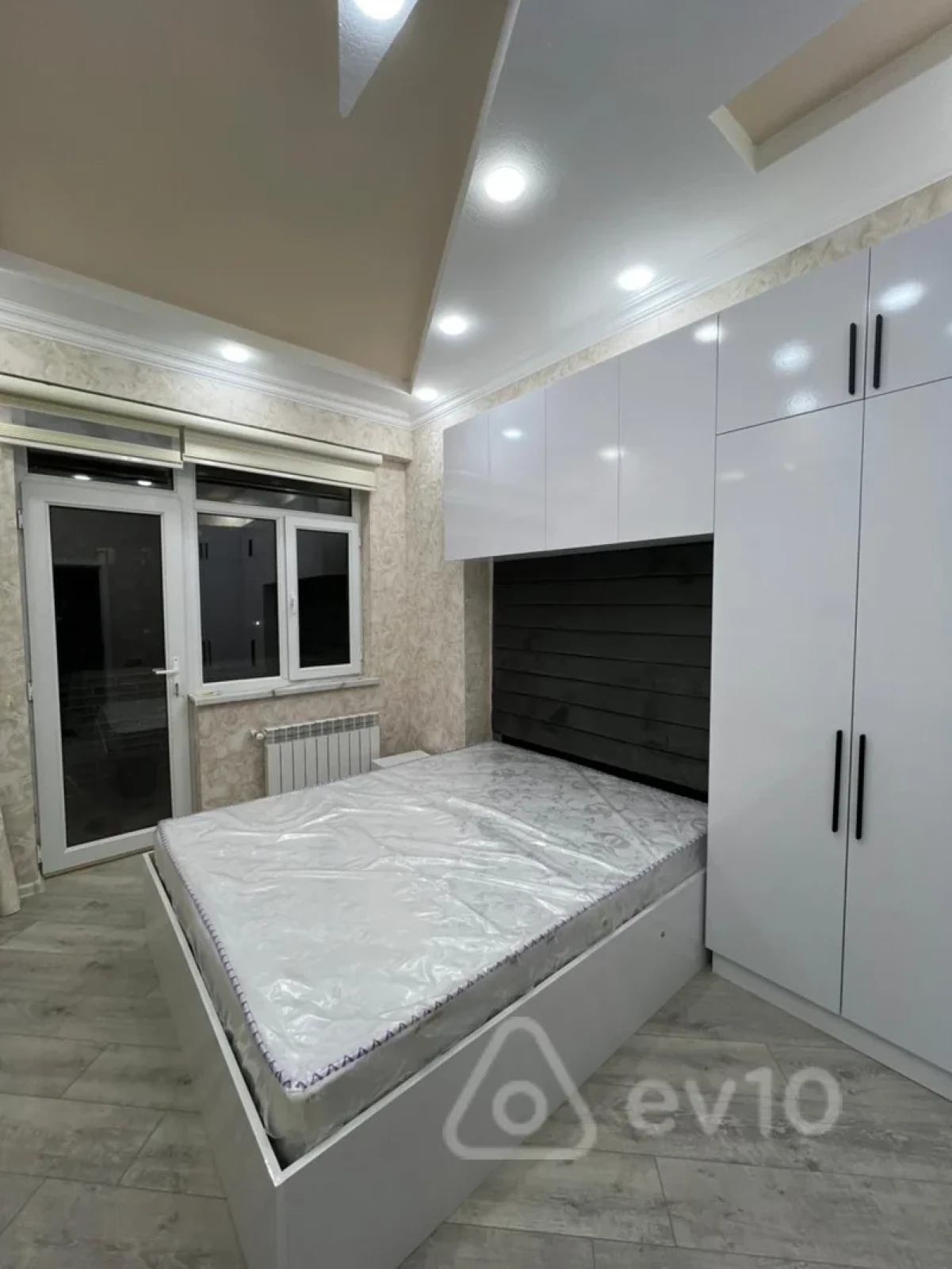Kirayə verilir 2 otaqlı yeni tikili 55 m²