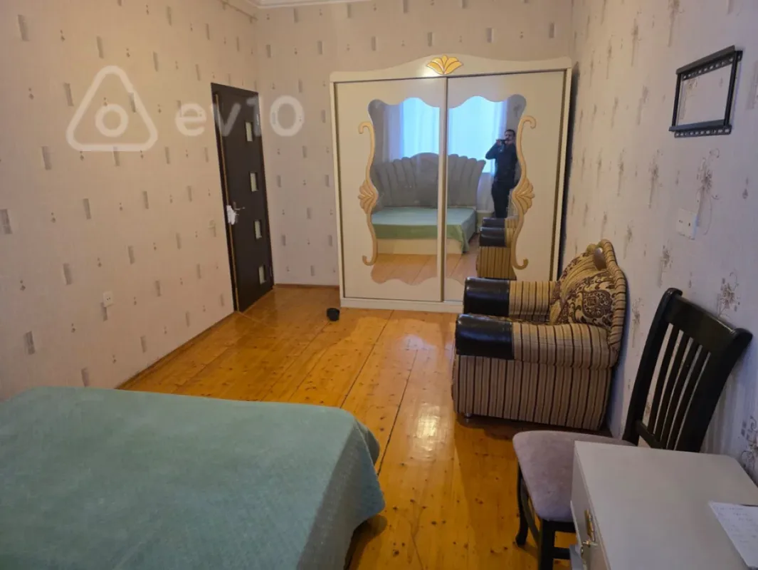 Kirayə verilir 2 otaqlı yeni tikili 70 m²