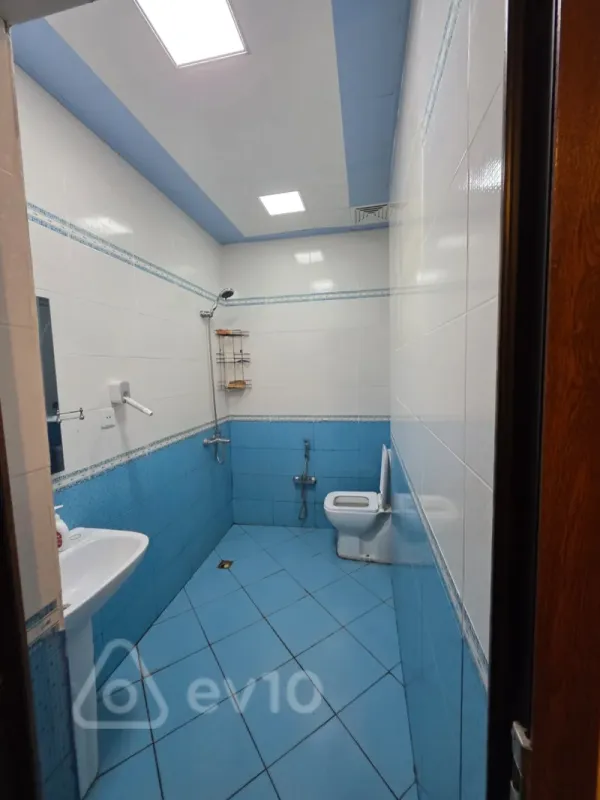 Kirayə verilir 2 otaqlı yeni tikili 70 m²